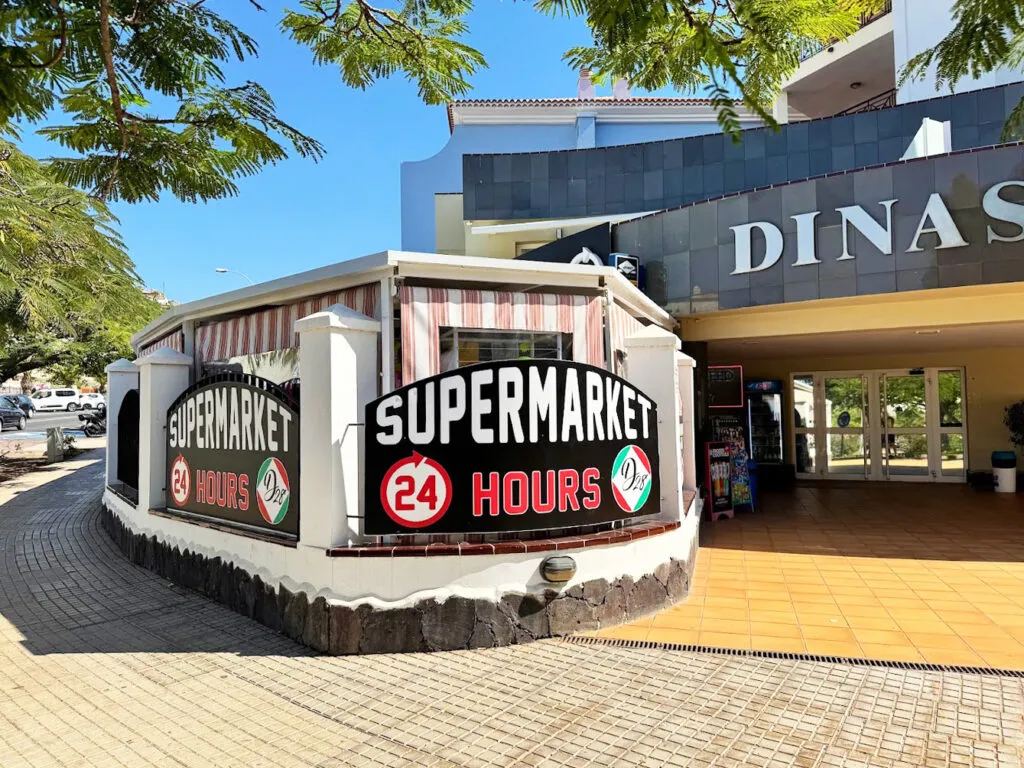 D28 SuperMarket 24h — Лос-Кристианос · Тенерифе